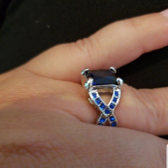 New Princess Cut Blue zircone Ring size 7 - Picture 4 of 4